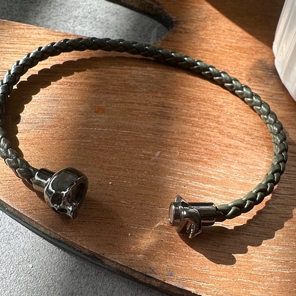 Alexander McQueen Skull Charm Braided Bracelet - M - Picture 2 of 3
